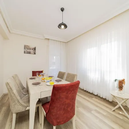 Spacious And Cozy In Muratpasa