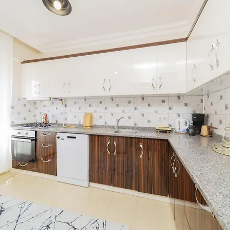 Spacious And Cozy In Muratpasa Apartment Antalya