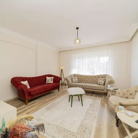Spacious And Cozy In Muratpasa *