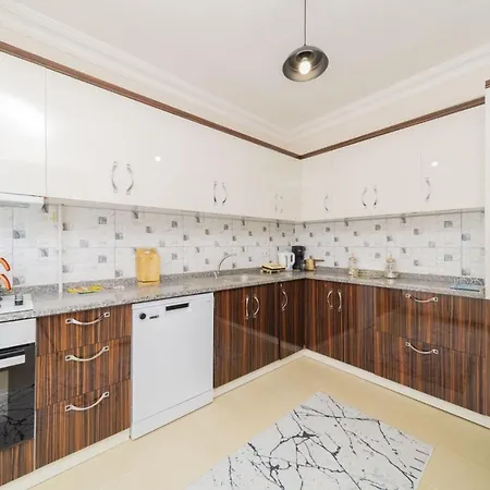 Spacious And Cozy In Muratpasa * Antalya