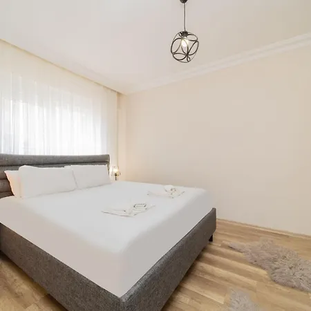 Spacious And Cozy In Muratpasa Apartment