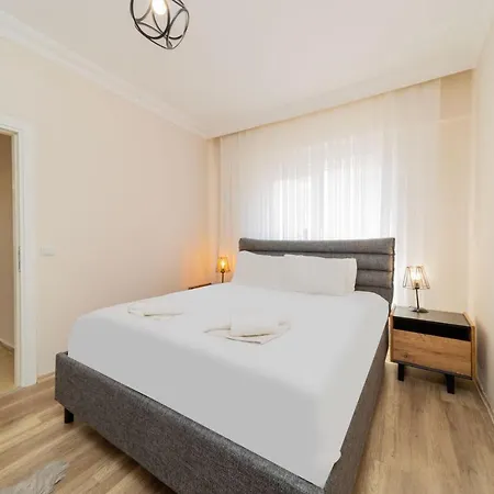 Spacious And Cozy In Muratpasa *